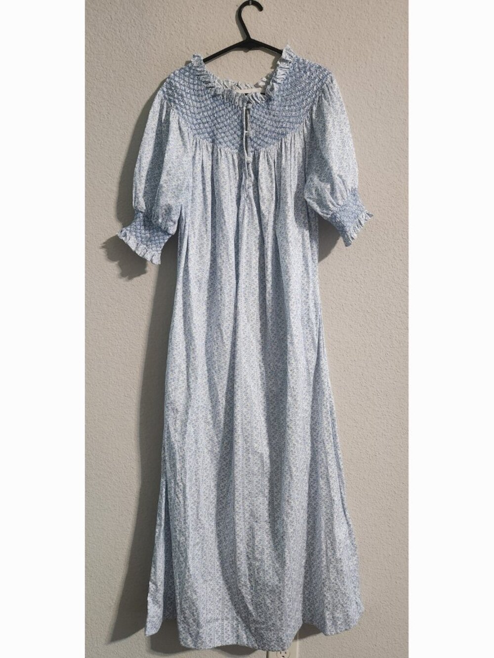 Dondolo Women’s Lounge Dress White Light Blue Floral Pattern size medium